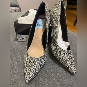 Tweed pump. Brand new still in box.